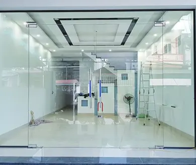 Sản Xuất K&iacute;nh: Xu Hướng Ph&aacute;t Triển V&agrave; Giải Ph&aacute;p Hiện Đại
